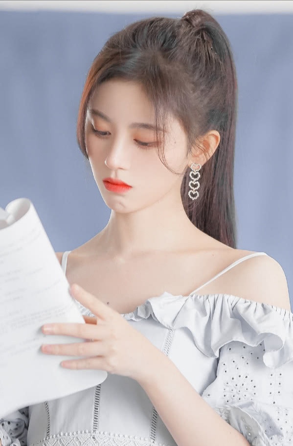 女人扎马尾辫好吗,如何正确的扎马尾不会秃头