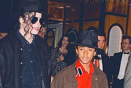 迈克尔杰克逊最罕见的错误,迈克尔杰克逊最错误的事儿