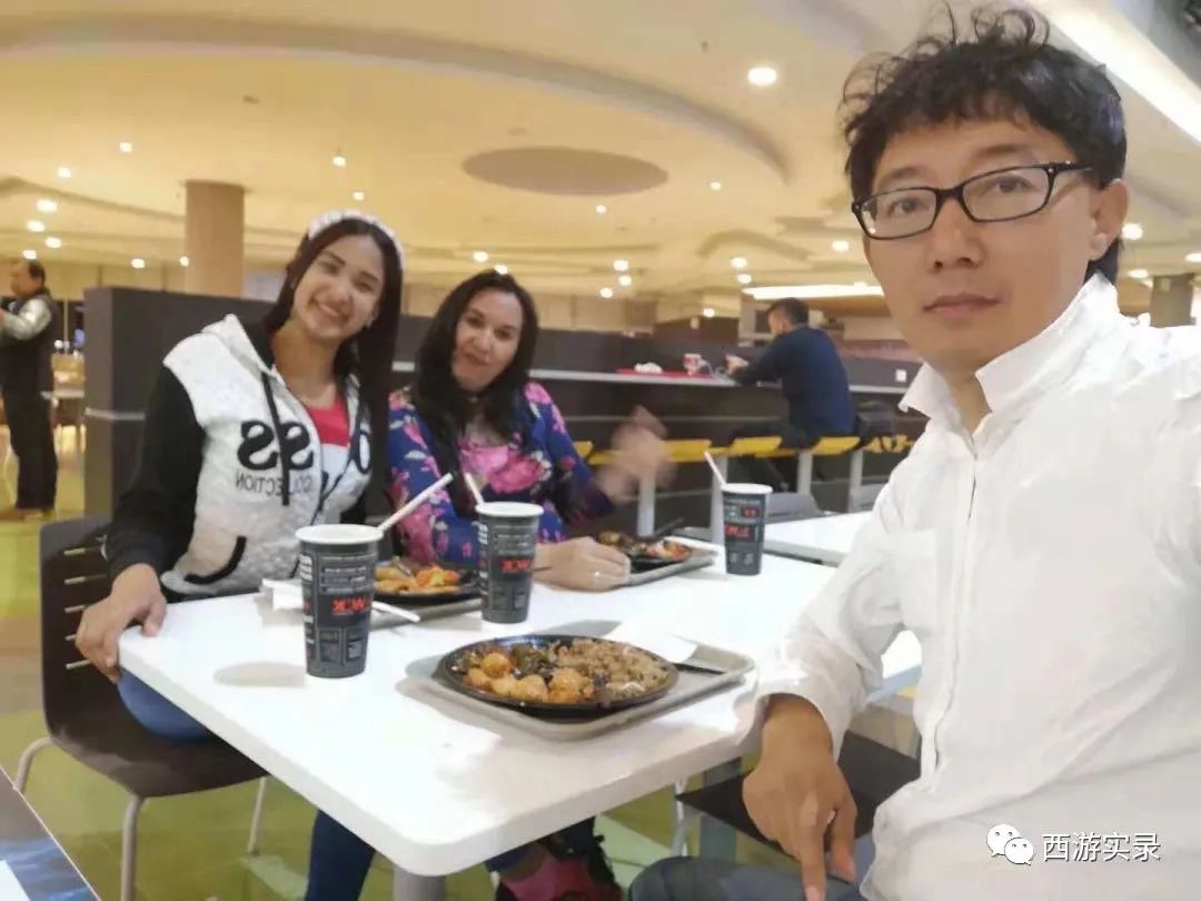 三进三出哥伦比亚送鲜花求爱，沪C穿越五大洲、第一次在南美相亲