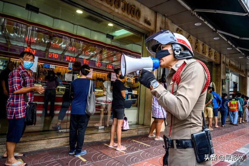 金价上涨众人抛售谁接盘,金价猛涨有人抛售变现