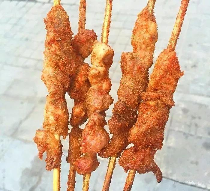 烧烤羊肉串用的自制烧烤腌制料,新疆羊肉串挂糊腌料需不需要姜黄