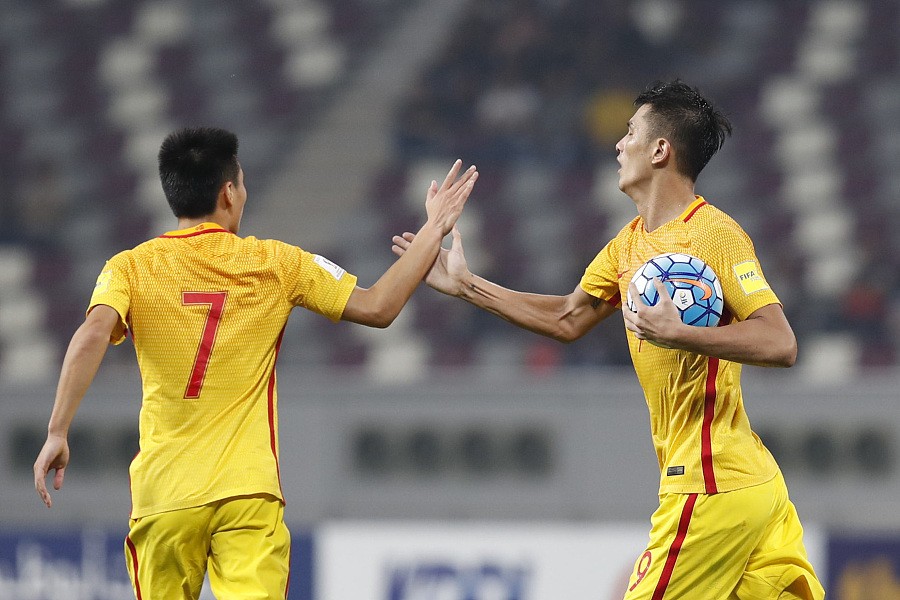 现代足球需要大中锋吗,现代足球不打中路