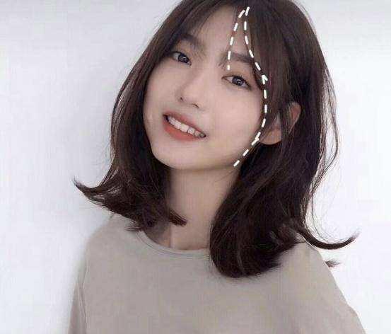 女生千万别弄这几种发型显老又low,不要再披头散发了夏天适合的发型