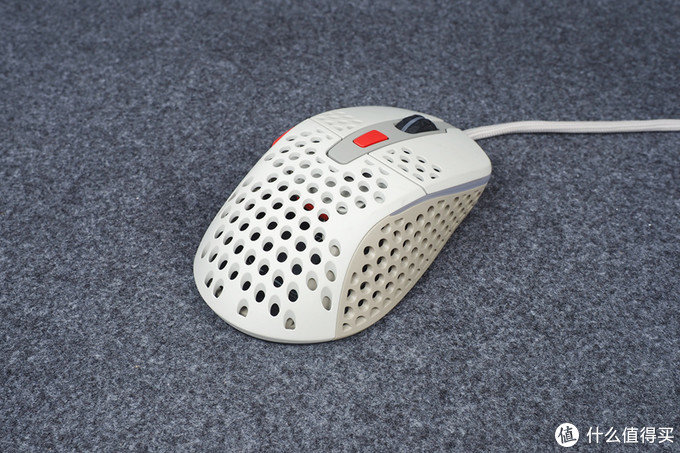 xtrfym4和xtrfym42区别,xtrfym4鼠标适合多大的手