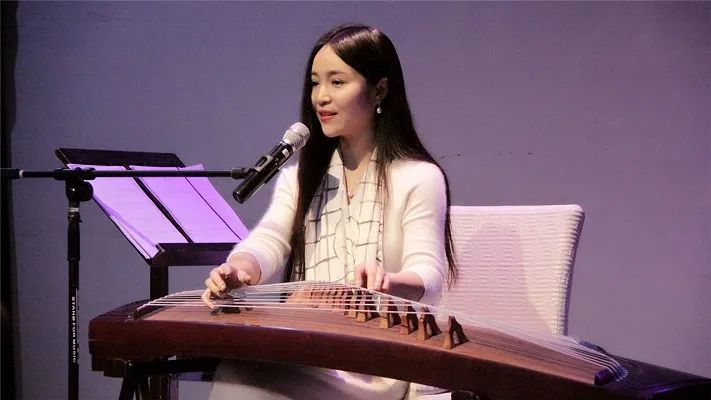 自学古筝半年就开班的老师靠谱吗,古筝网上教学可以学会吗