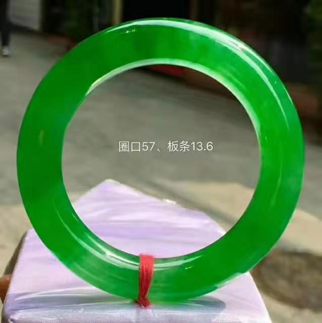 翡翠宝石怎样来鉴定,鉴定翡翠真假的方法