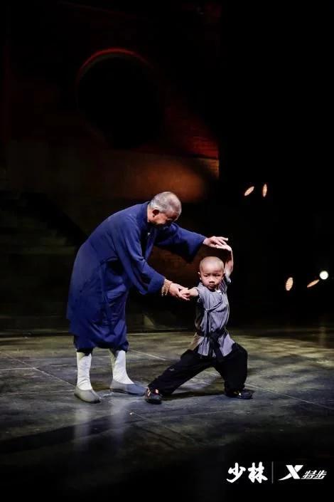 国潮特步和特步的区别,特步国潮男士鞋子