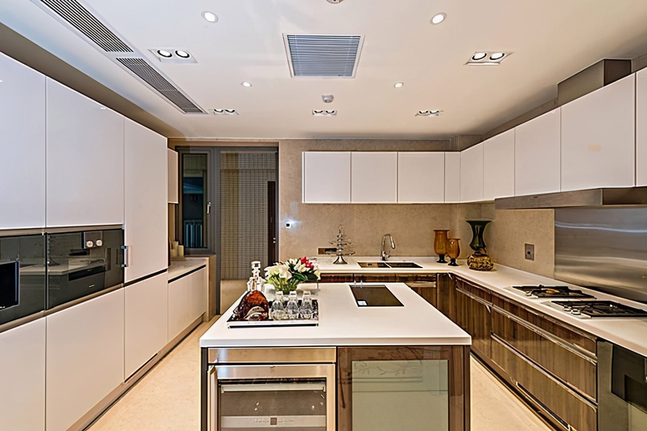 厨房装空调是最正确的决定,厨房装空调实用吗