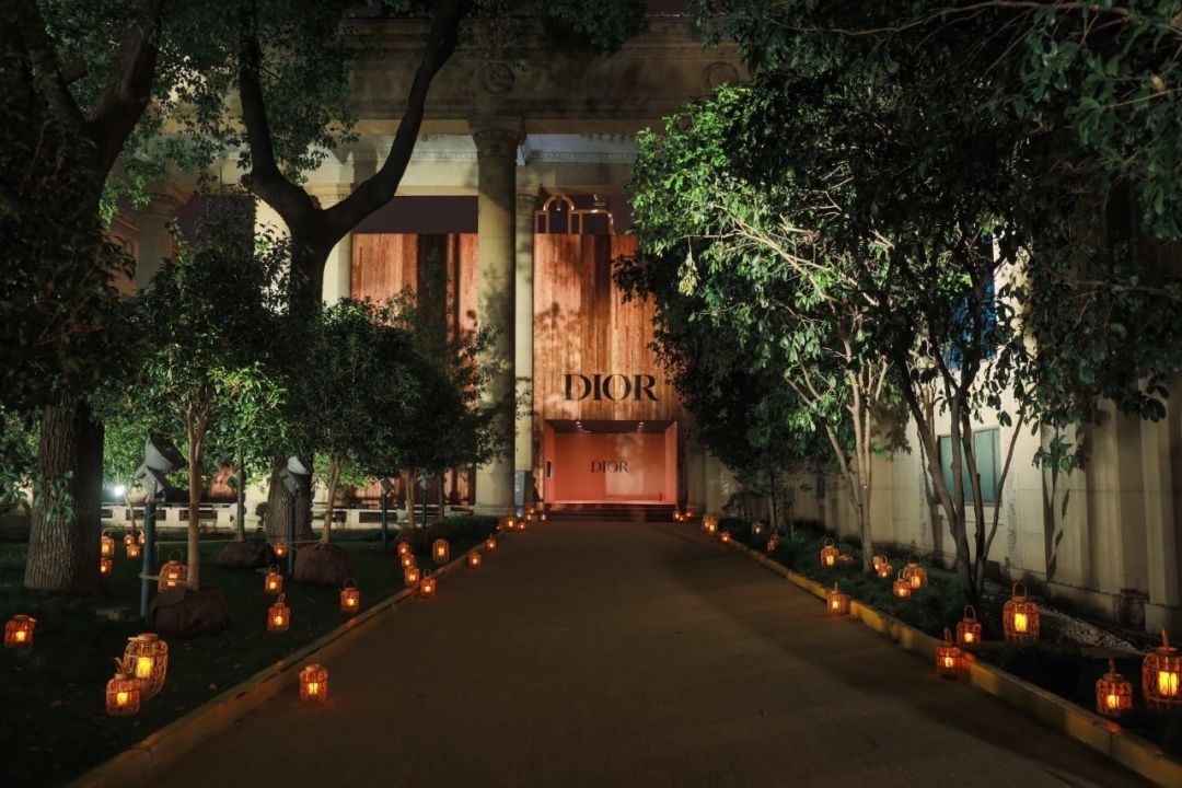 一周时尚：韩国给中国代购专设提货处，因为产生的垃圾太多