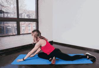 下肢后侧僵硬该怎么拉伸,大腿后侧紧绷僵硬怎么拉伸