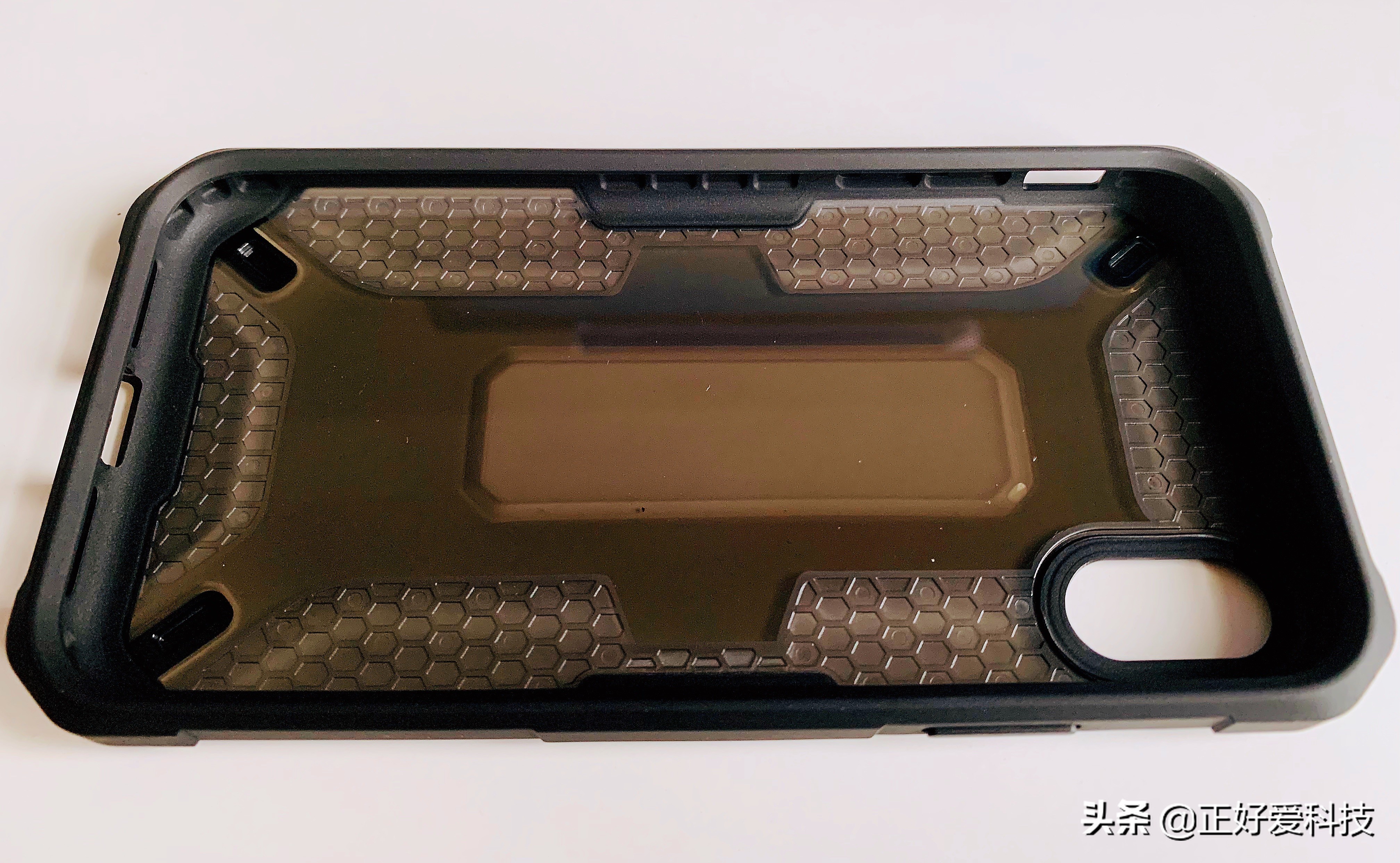 黑鲨4手机壳军事级防摔,军事级防摔手机壳真的有用吗