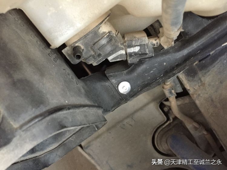 化州7哥翻新12代皇冠多少钱,11年丰田皇冠内饰翻新