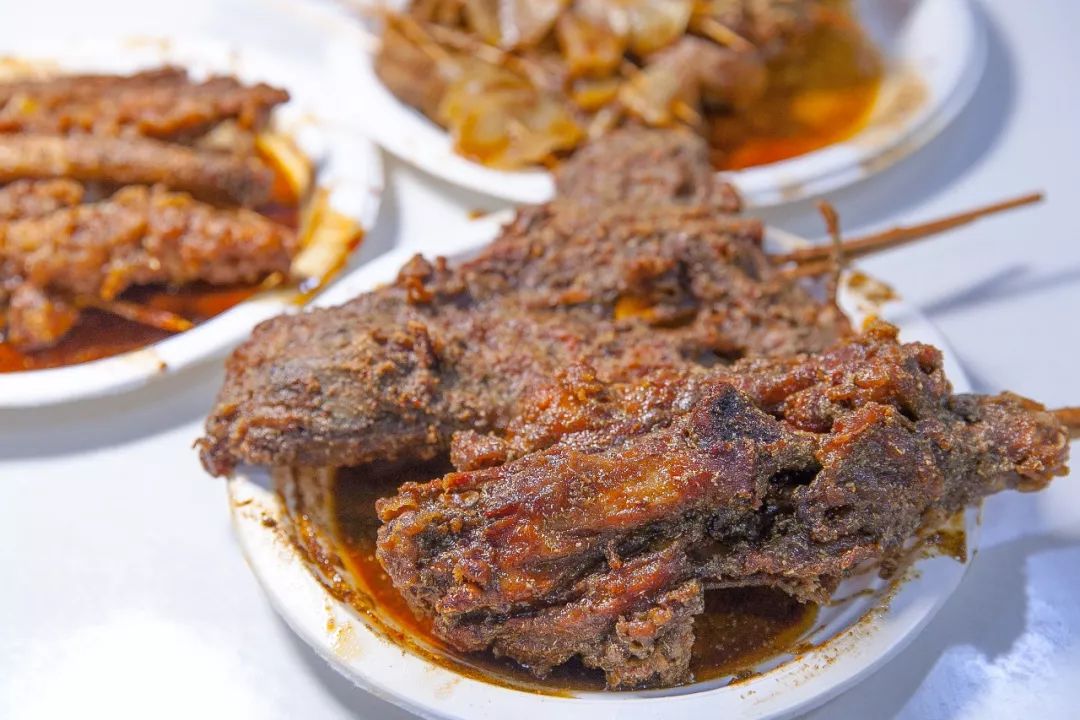 武汉人，等摘下口罩，我们一起去吃这50家店好吗？