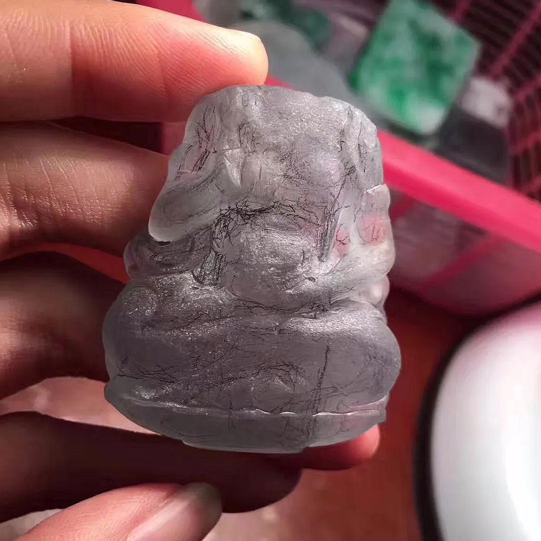 翡翠观音摔断了头还能戴吗,翡翠观音摔坏修复后可以佩戴么