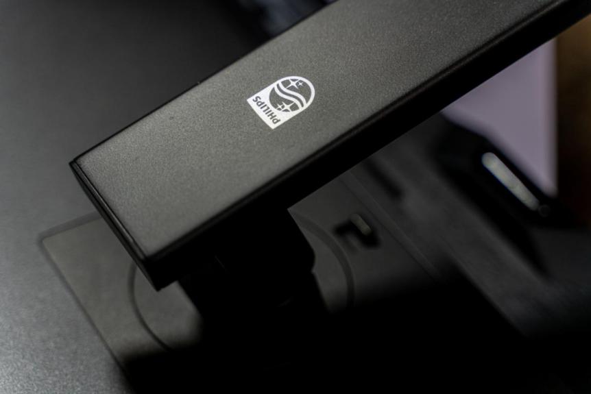 给笔记本电脑配的显示屏,飞利浦显示器哪款适合修图