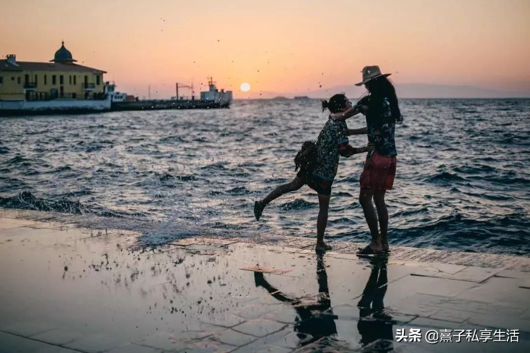 环游世界夫妻赚了十个亿,情侣环游世界视频