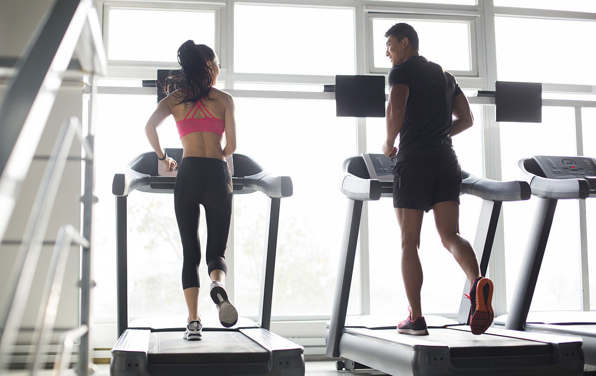 健身房器械有氧椭圆机,椭圆机一类的有氧器械