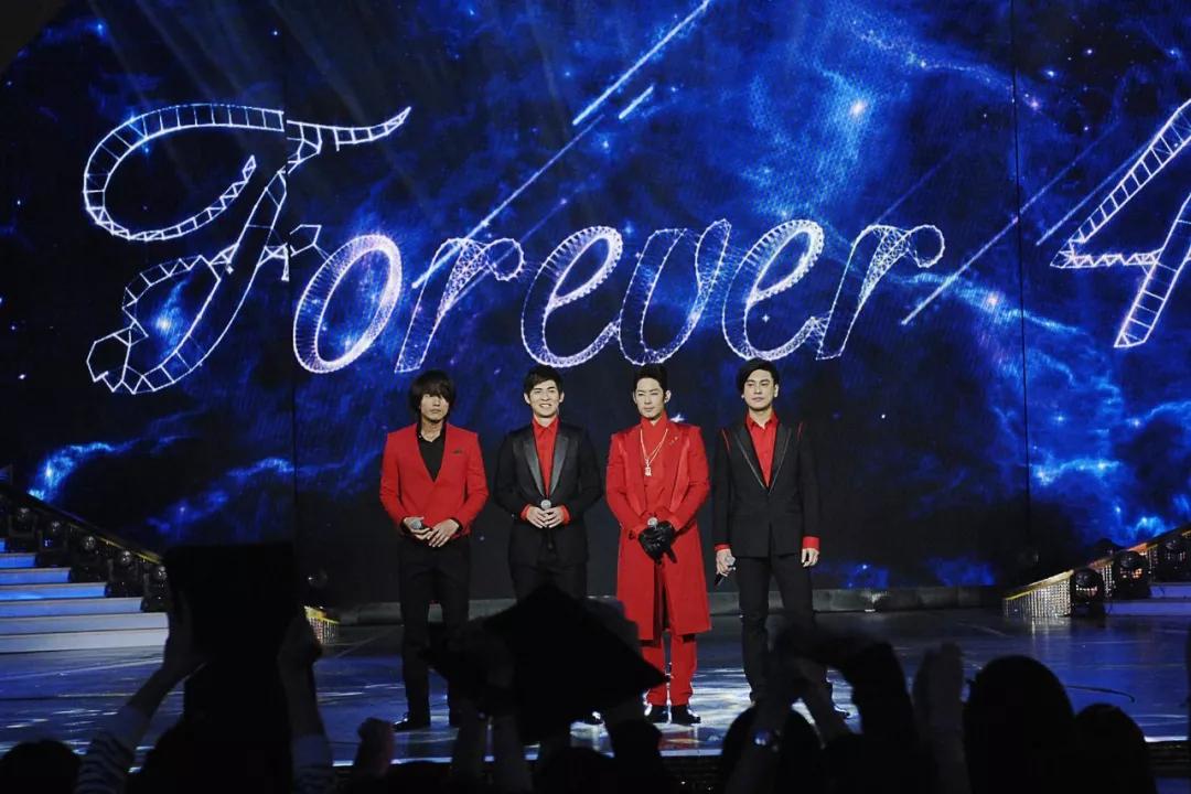 红楼梦草蛇灰线伏脉千里什么意思,草蛇灰线伏脉千里的下一句是什么