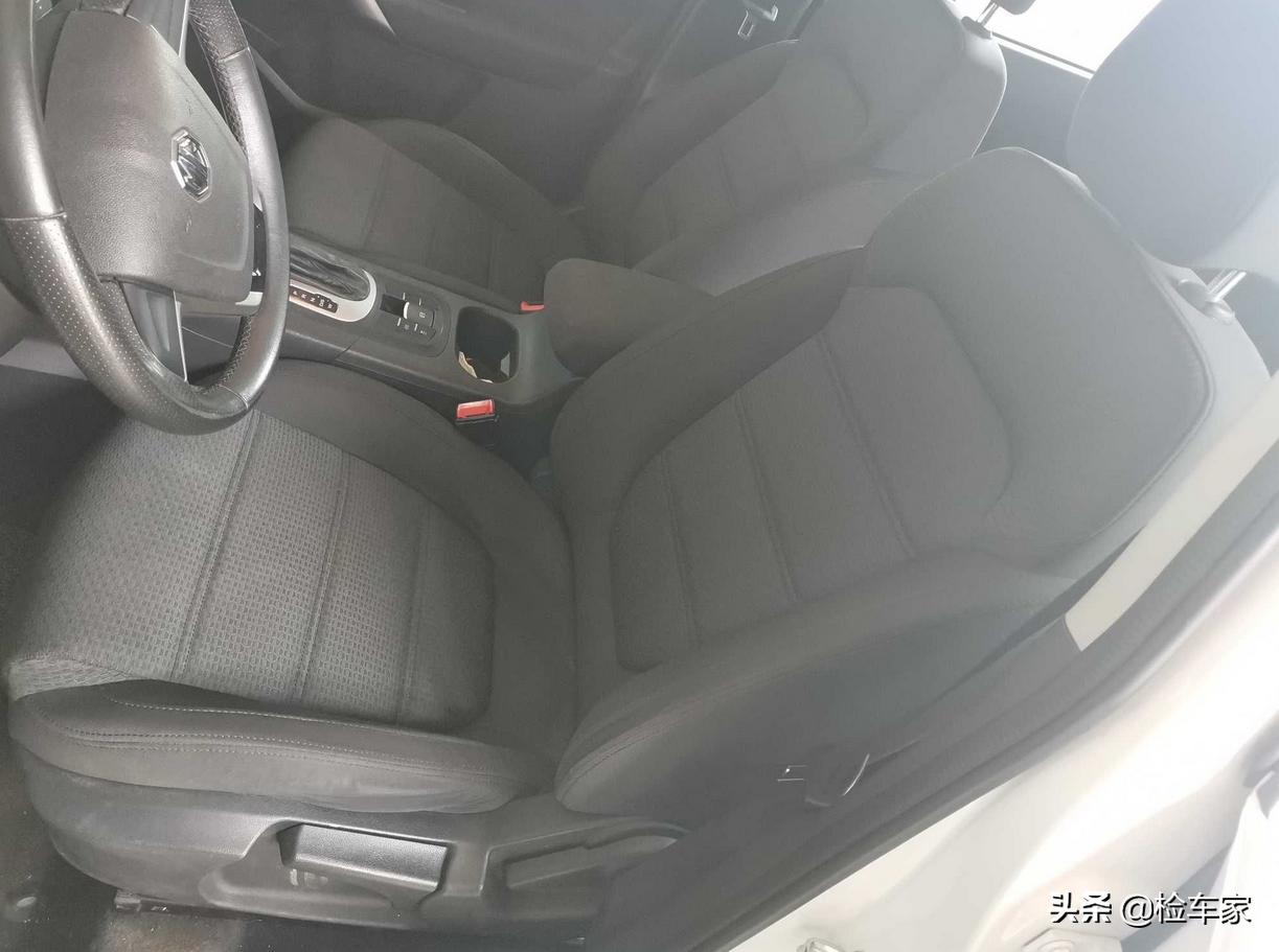 4万多的名爵锐腾买来糟心，拆开饰板车主叫出声，底盘装甲白喷了