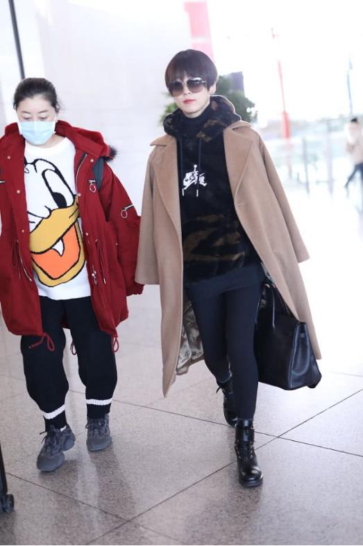 谢楠穿迷彩棉袄的照片,谢楠穿长袖