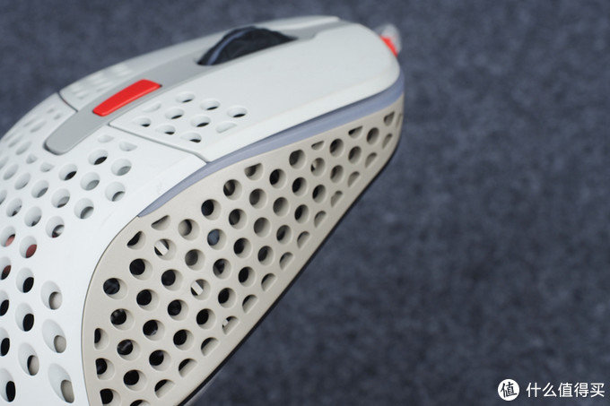 xtrfym4和xtrfym42区别,xtrfym4鼠标适合多大的手