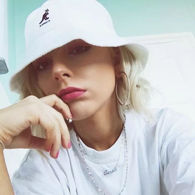 这周女艺人们传来啥潮流尖儿货刘雯我锁了