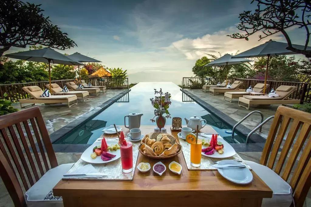 白本护照出境法国旅游免签吗,白本护照旅游去哪个国家比较好