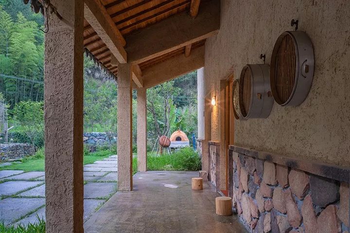 杭州大叔包下一座山谷造民宿,杭州高山樱花民宿