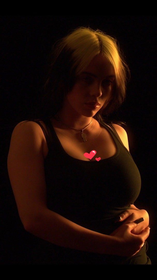 18岁“碧梨”情迷古驰，两层围巾变古典美人，流苏口罩异域风情