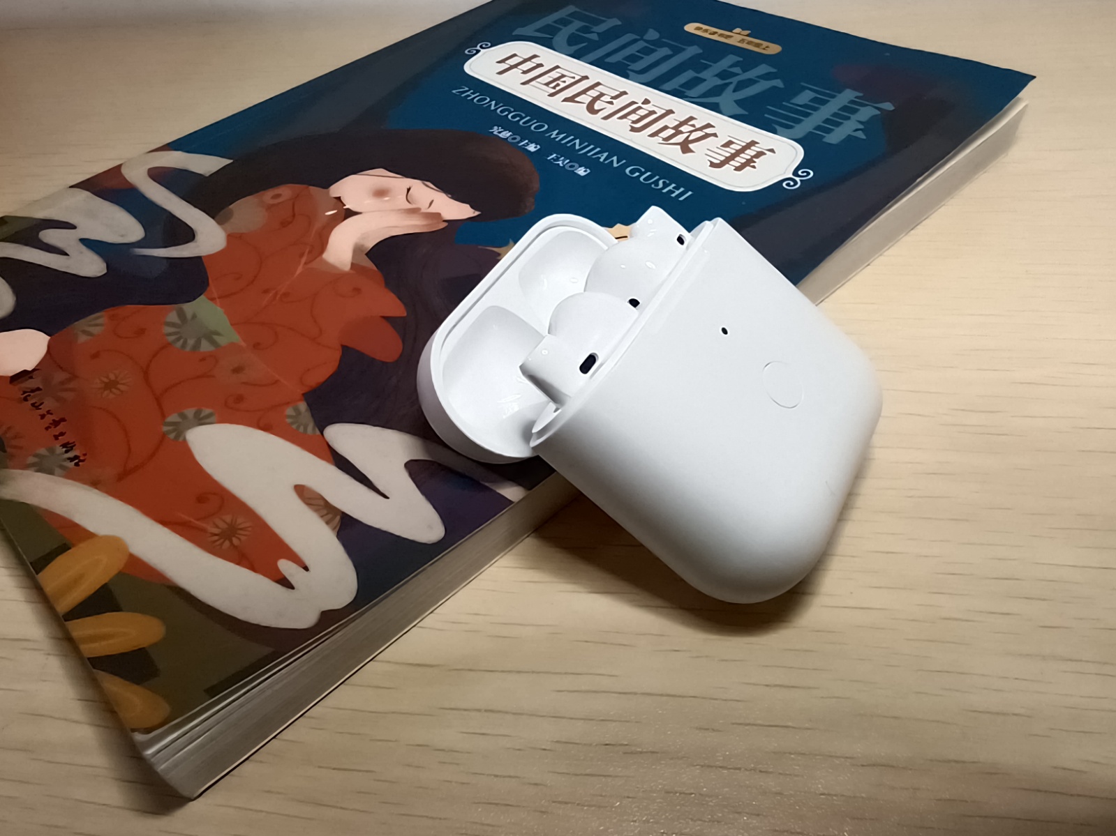 价格不到100块的TWS蓝牙耳机QCYT8会给我们带来惊喜还是惊吓？