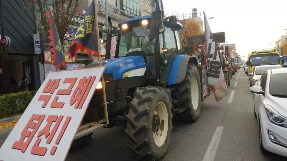 千万别惹韩国人，因为他们最懂抗议