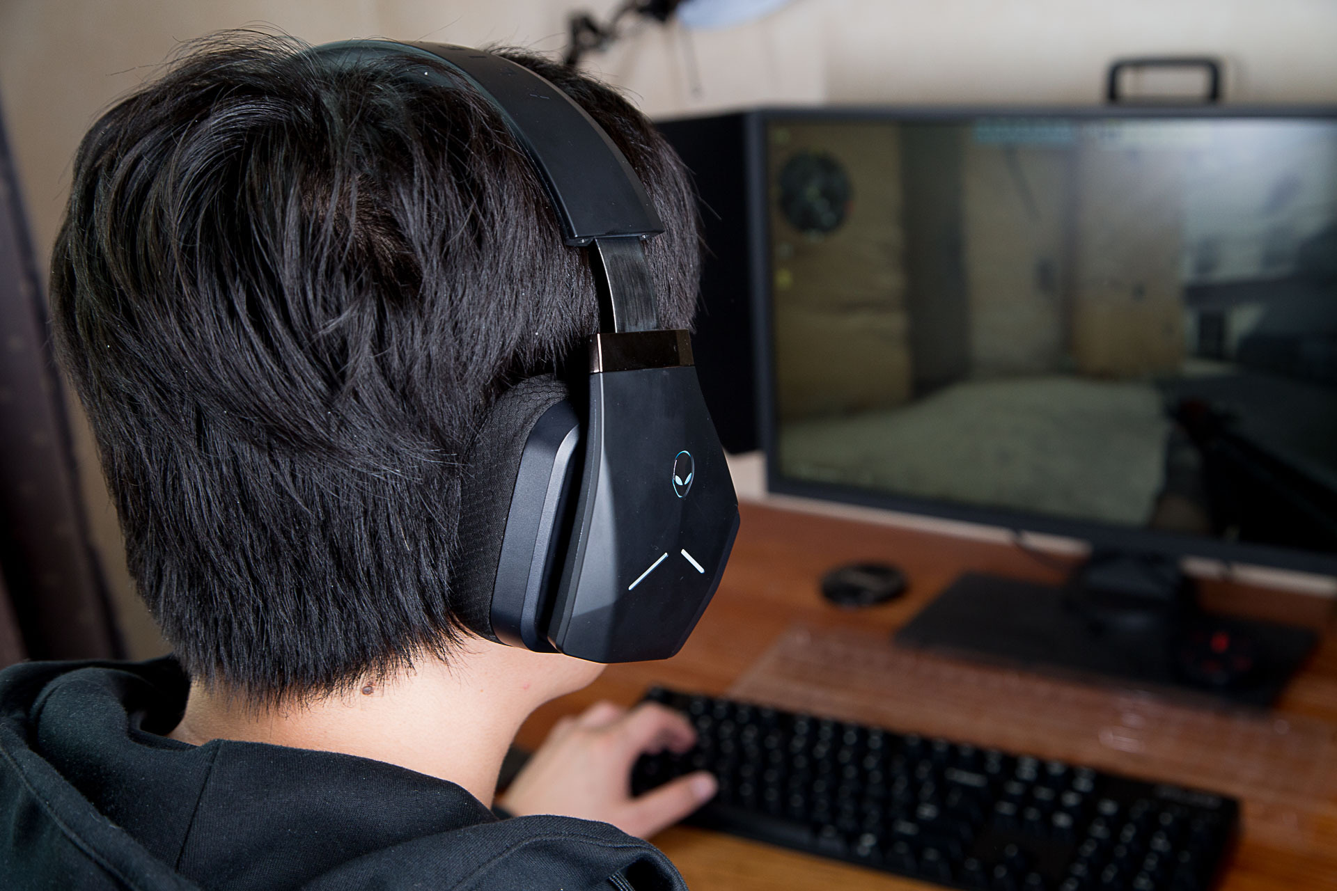 外星人耳机aw988按键介绍,外星人aw988耳机什么时候上市的