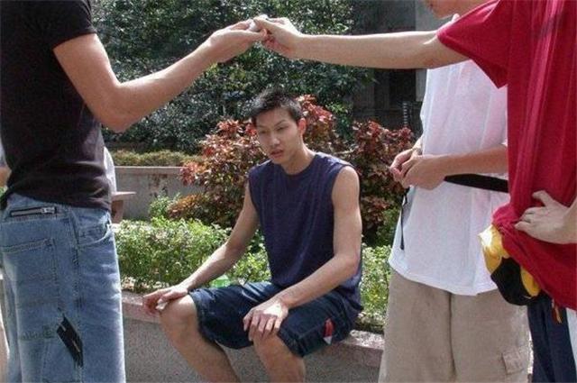 易建联参加完高考,易建联哪年参加的高考