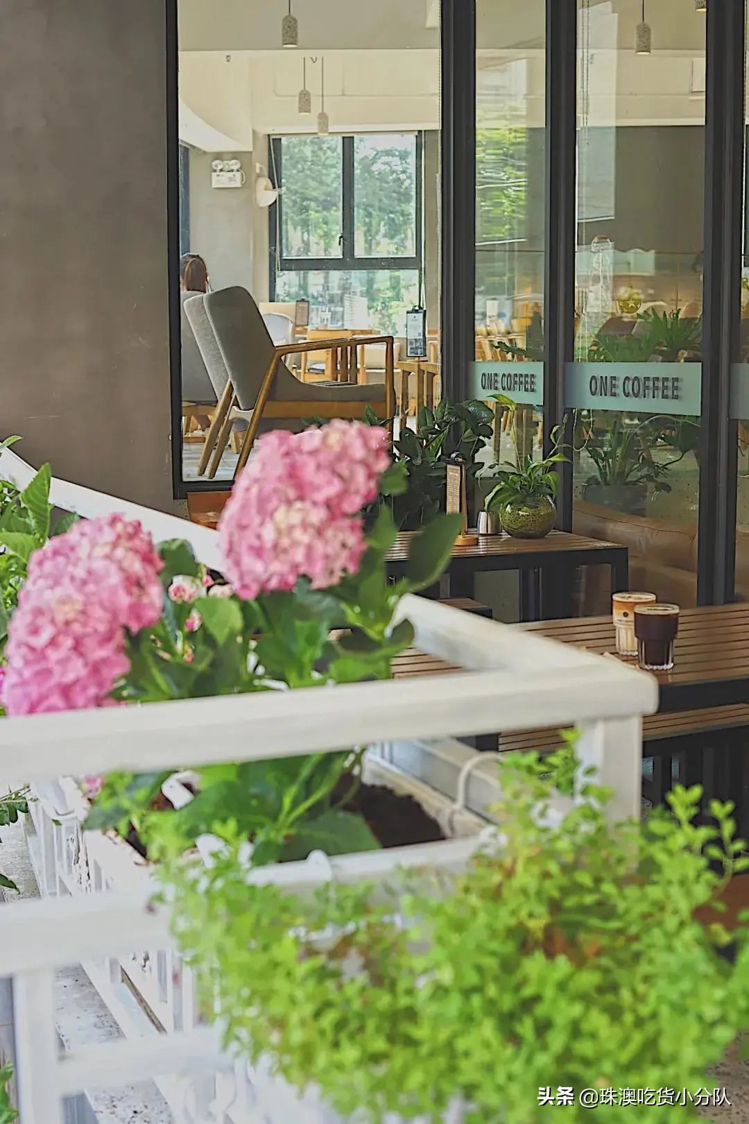 韩国极简工业风咖啡馆,广州韩国ins工业风咖啡店