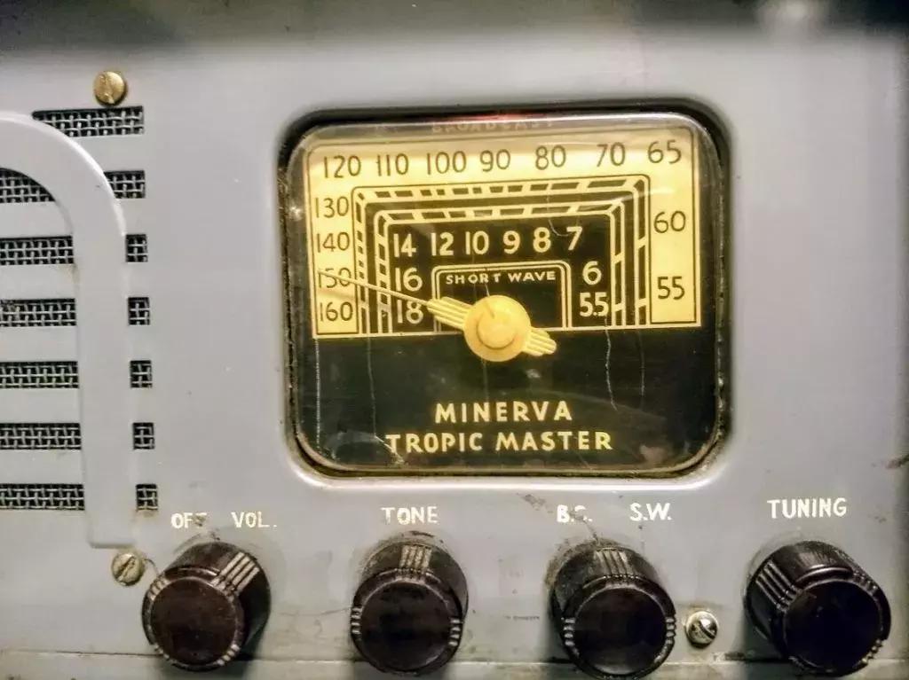 二战便携式单兵小电台,二战便携式无线军用电台