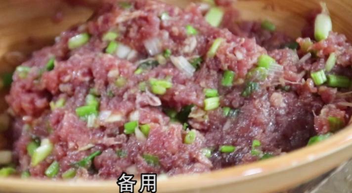 土豆牛肉煎饼家常做法,牛肉不柴怎么做好吃