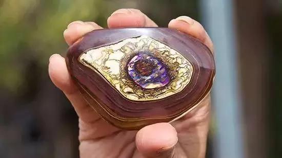 欧泊是矿物吗,欧泊是什么矿物