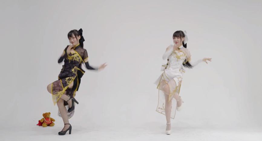 嘟嘴、挤眼、剪齐刘海，如何评价被戏称老阿姨的宅舞女神咬人猫？