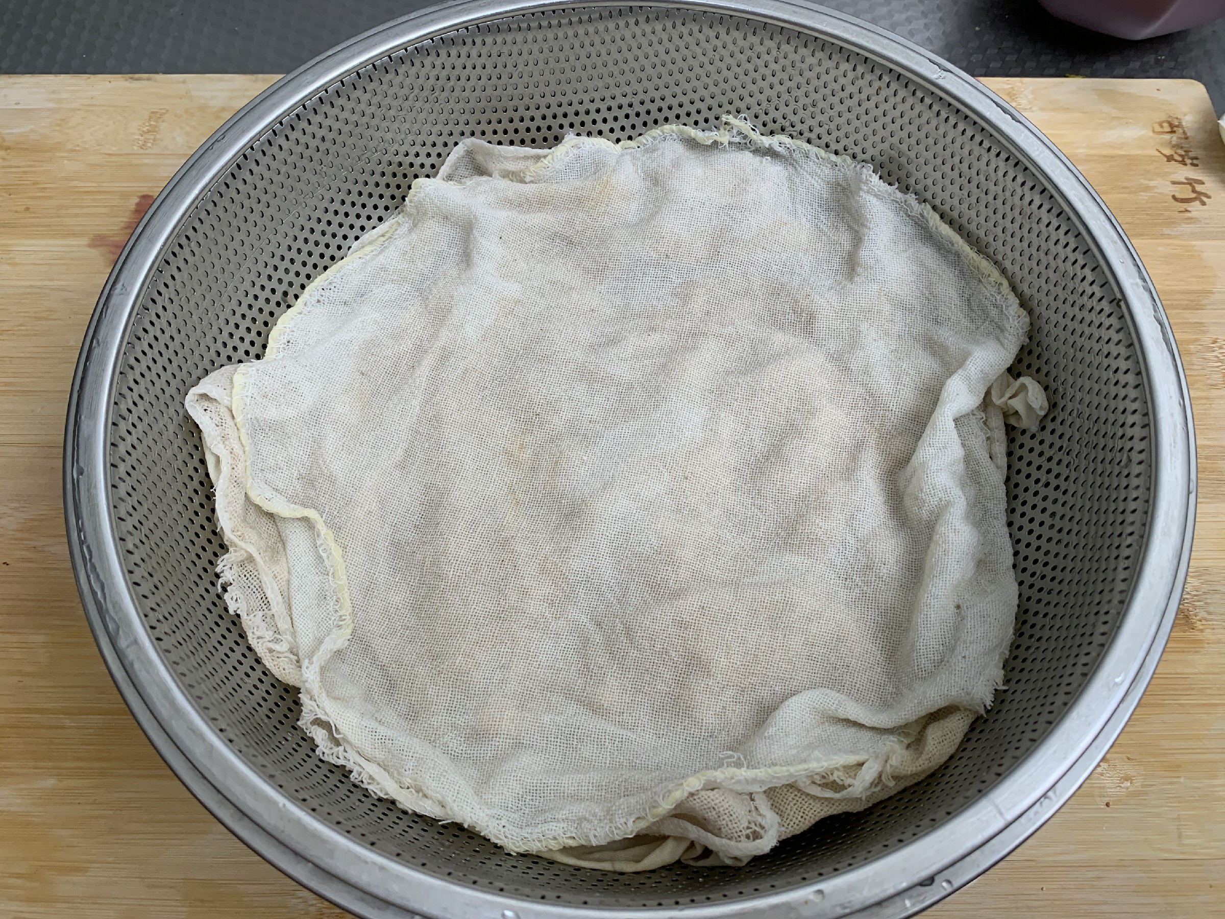 豆芽怎么在土壤里发芽,不用胶水就可以发豆芽的方法