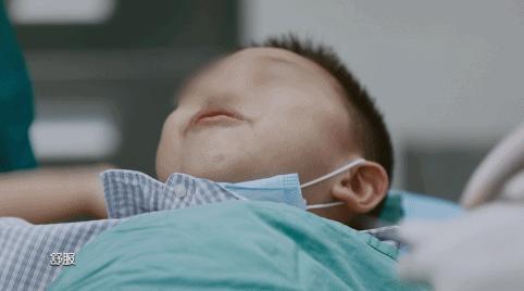 这国产「超级英雄」，我给满分，一点不虚