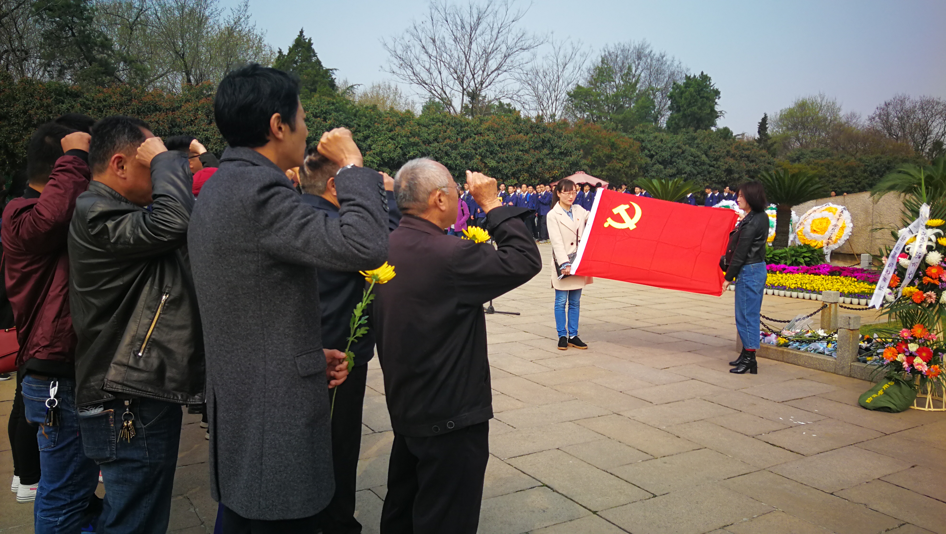 雨花台烈士陵园24只花圈意义,雨花台烈士纪念碑凭吊仪式