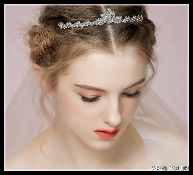 立陶宛醉美人天使面孔超模臀穿越搭配引热议—RingaileDemsyte