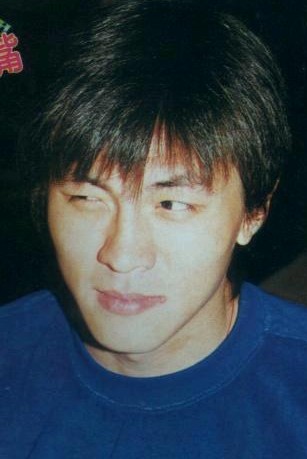 足球运动员西装帅气照片,帅气英俊的足球运动员