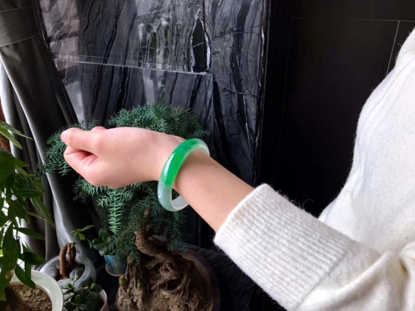 同样预算买表还是买玉,同样价格买翡翠还是钻石