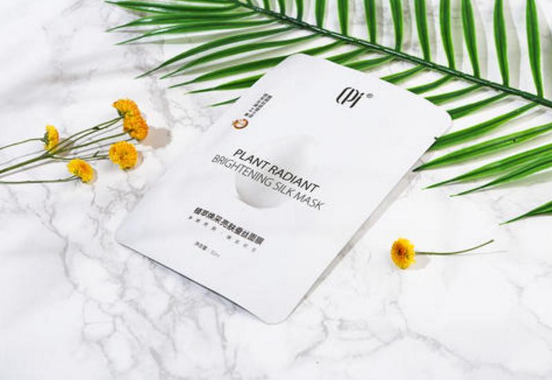 使用面膜后还用睡眠面膜吗,使用面膜之后还用不用洗面奶