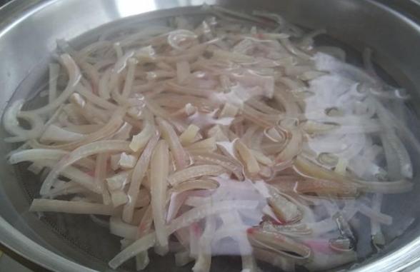 猪皮冻的正确做法方法简单易学,猪皮冻怎么做才能又滑又好吃