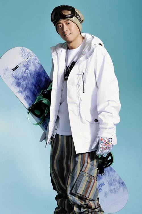 影帝夏雨现状,43岁影帝夏雨近照