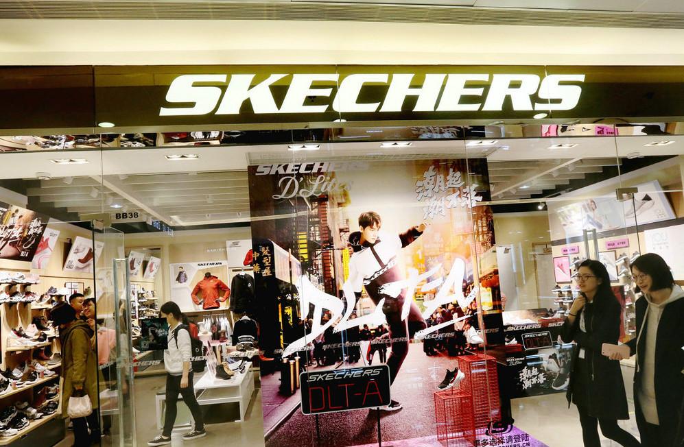 这个美国运动鞋品牌打败李宁，从中国赚走上百亿，一天卖5.2万双