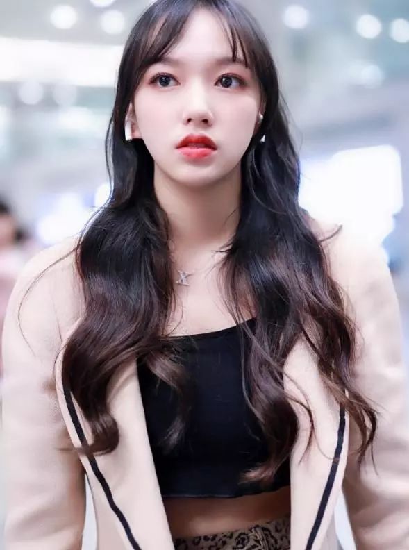 程潇大v抹胸裙蓝色,程潇黑色吊带粉色短裙