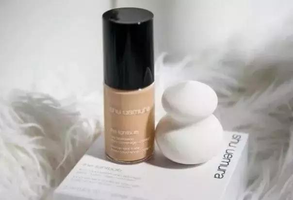 大牌粉底推荐100元左右品牌,秋冬粉底上脸就浮粉